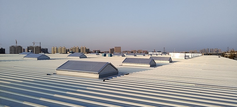 1743303549136156.jpg 三角型电动采光排烟天窗.jpg